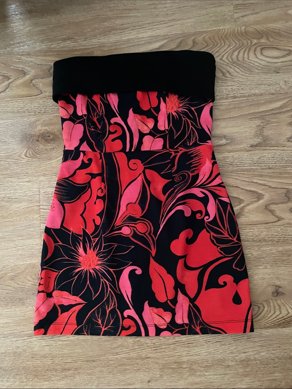 Strapless Floral Bodycon Dress in Red and Pinkyard Ty d